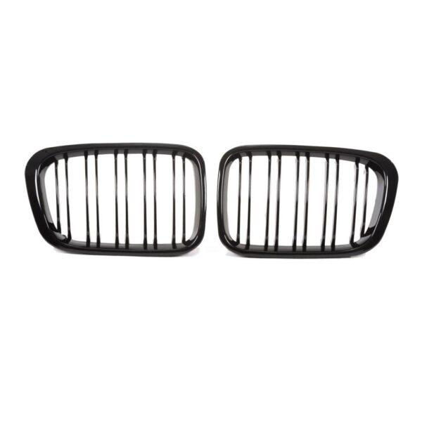 JOM Frontgrill med dobbelt ribbe i blank sort til BMW Serie 3 E46 4-drs